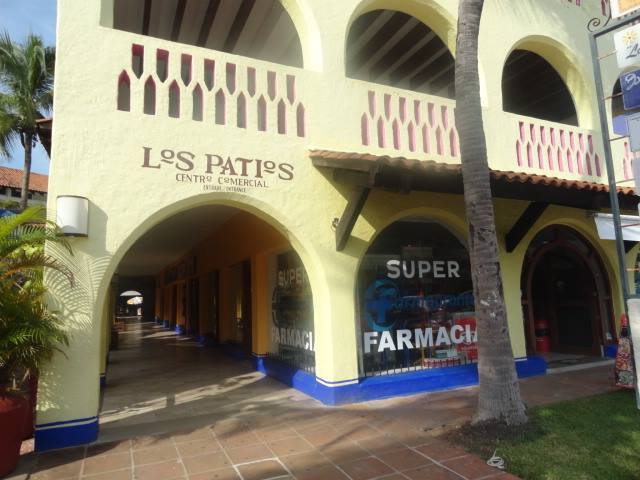 Centro Comercial Los Patios Ixtapa